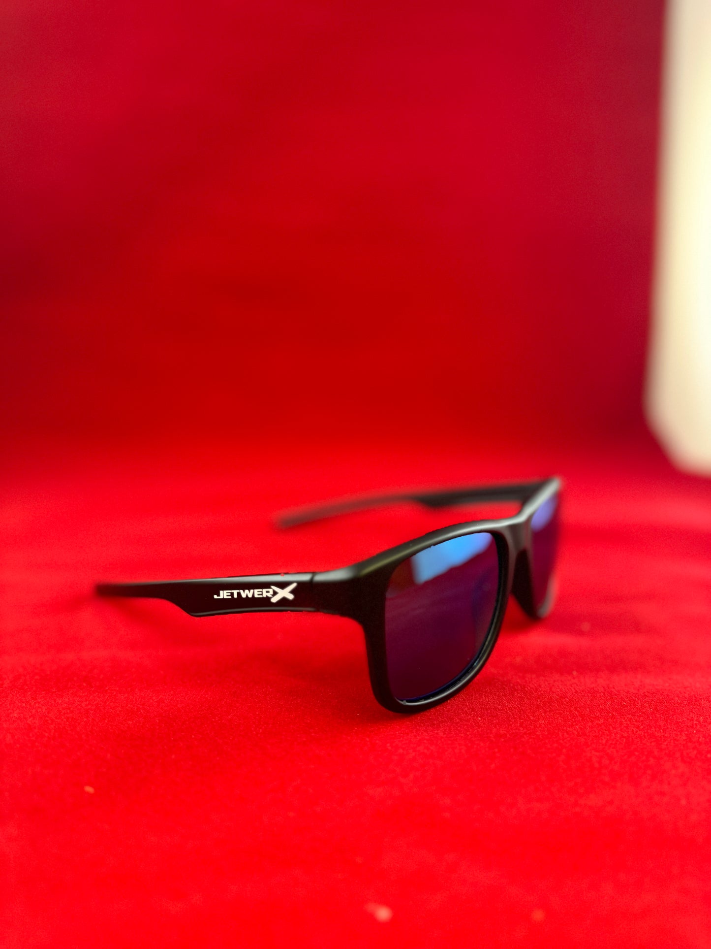 Floating glasses